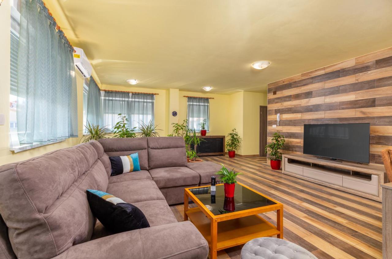 Apartmani Monte PUY Eksteriør bilde