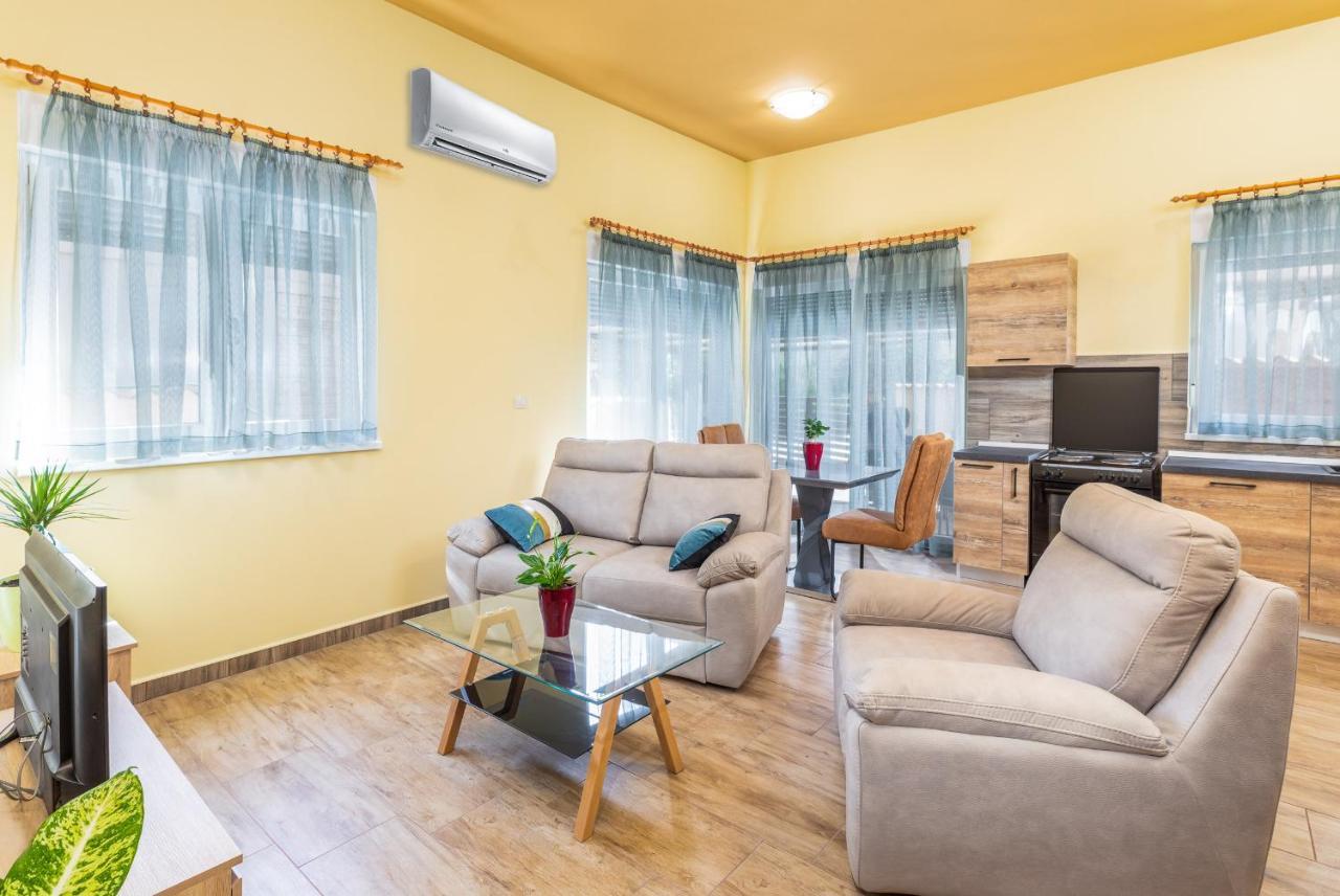 Apartmani Monte PUY Eksteriør bilde